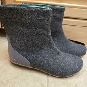 Sole District by Recork Stride Women's Wool Boots Size W 7